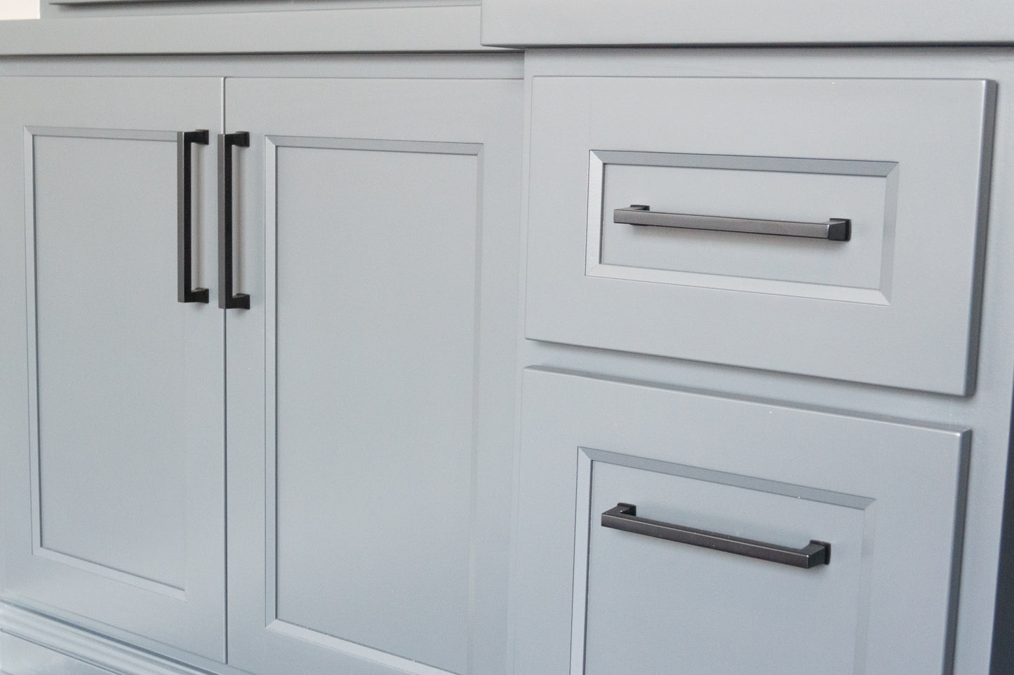 (Single) Conrad Door and Drawer Pull